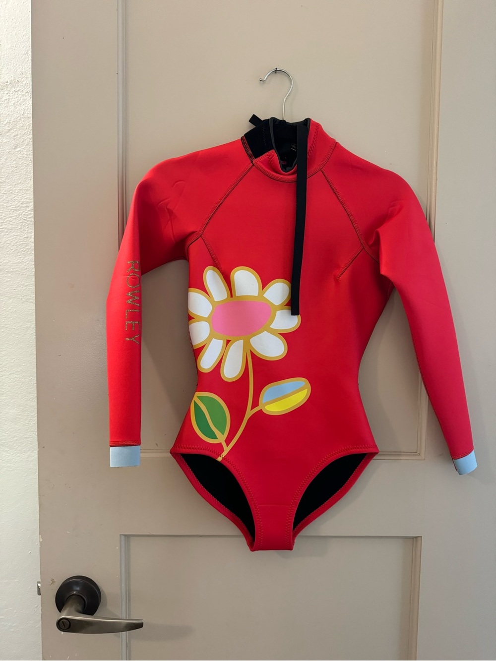 Cynthia Rowley Red Flower Long Sleeve Wetsuit Size Small